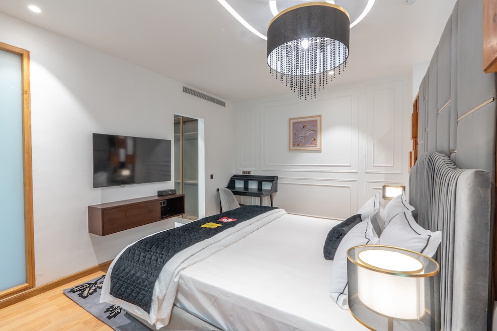 Mastiff Select Mandavya Dharamkot, McLeodganj 31/61