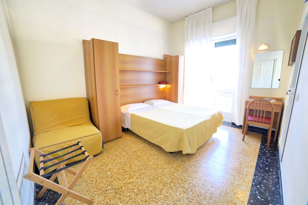 HOTEL MAYOLA 4/73