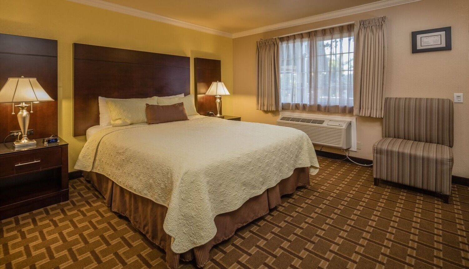 STANDARD, QUEEN BED, ACCESSIBLE