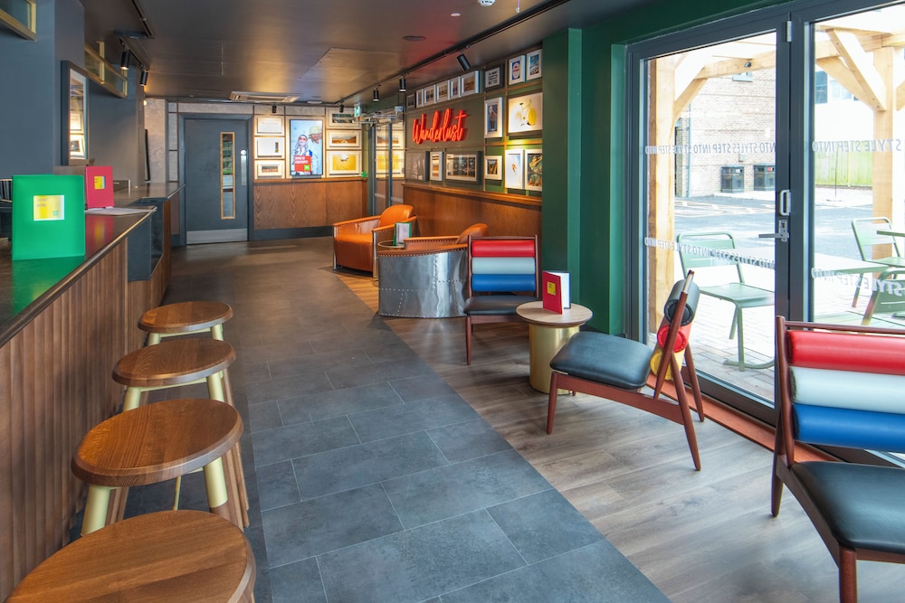 Ibis Styles London Gatwick Airport 42/64