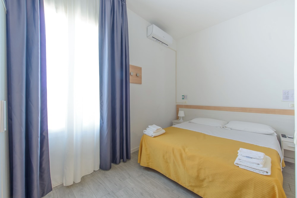 Hotel Nautic 3/19