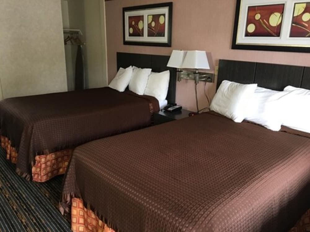 Whitney Inn & Suites 1/34