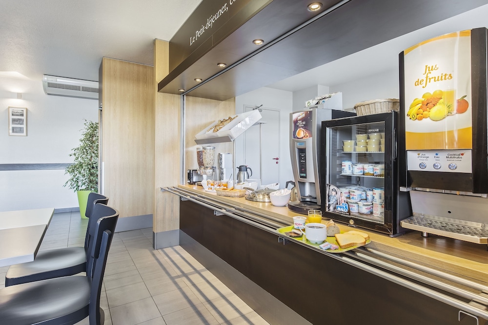 B&B Hotel Lyon Grand Stade Meyzieu 41/49