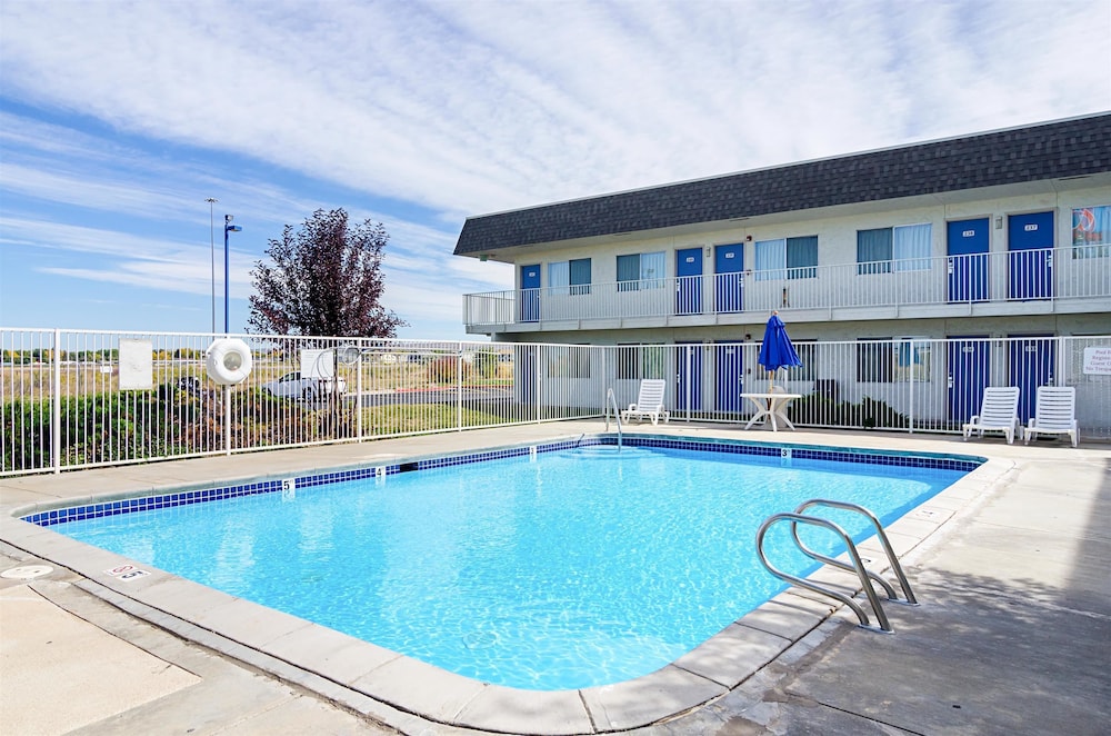 Motel6 Laramie, WY 7/52