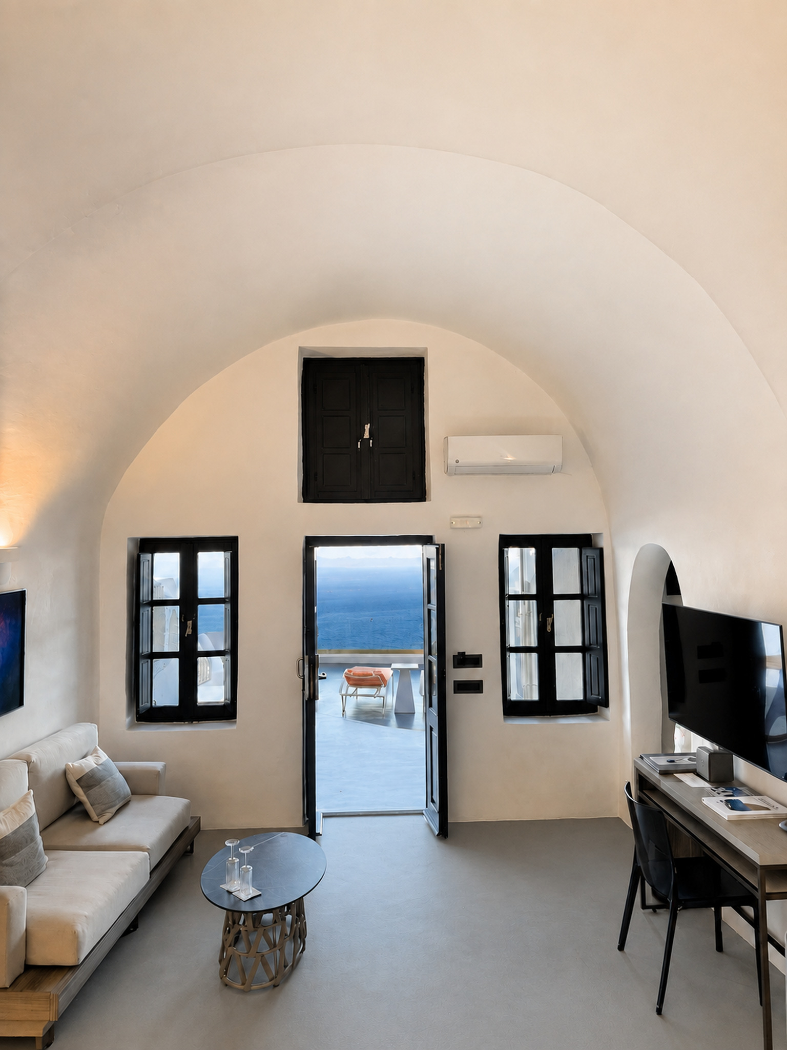Cave, Caldera, Suite