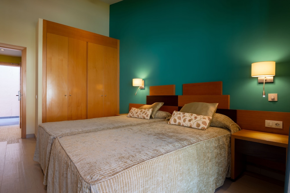 1 BEDROOM, APARTMENT, TWIN BEDS, SOFA
