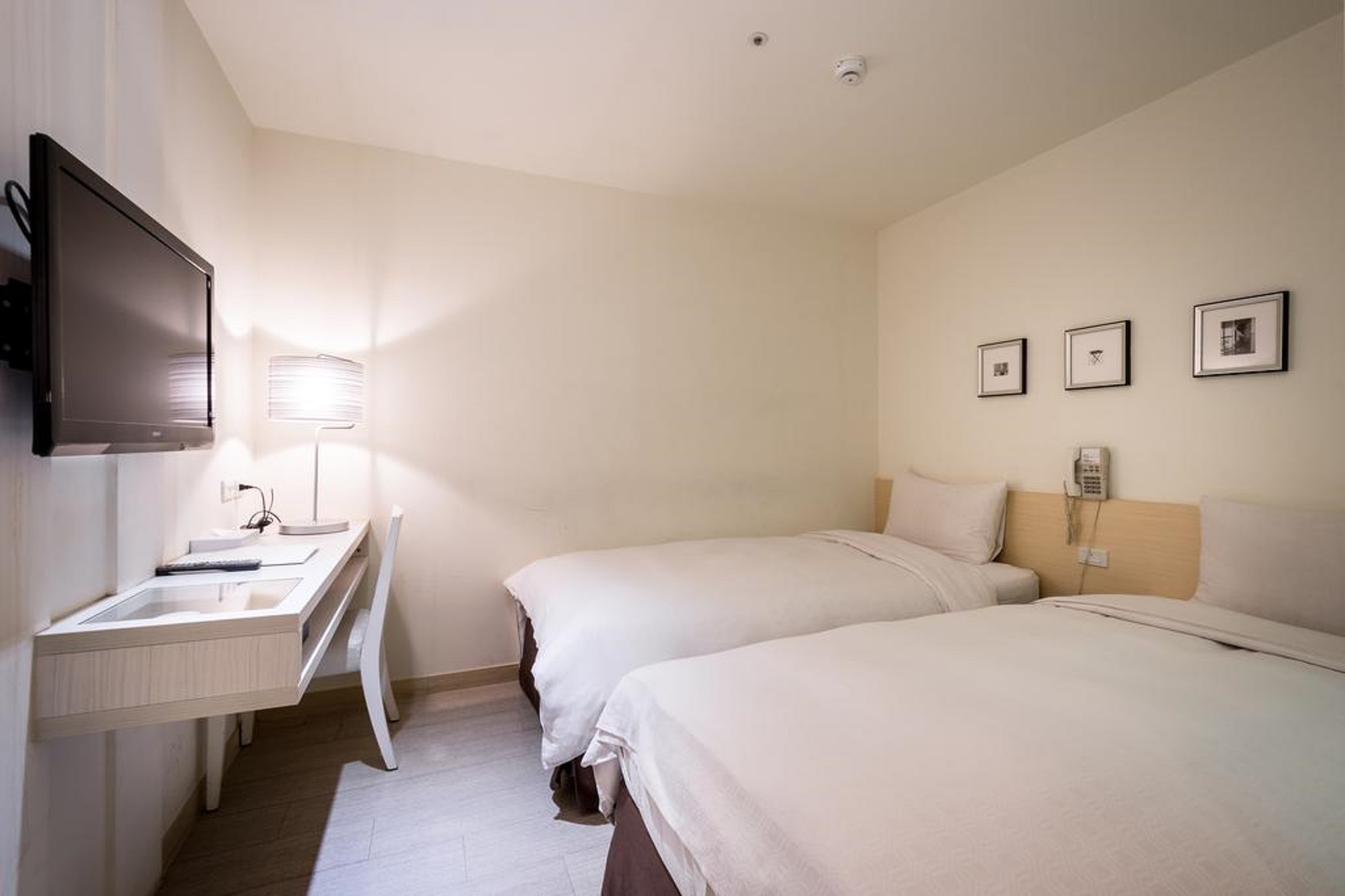 Inner, Twin Beds