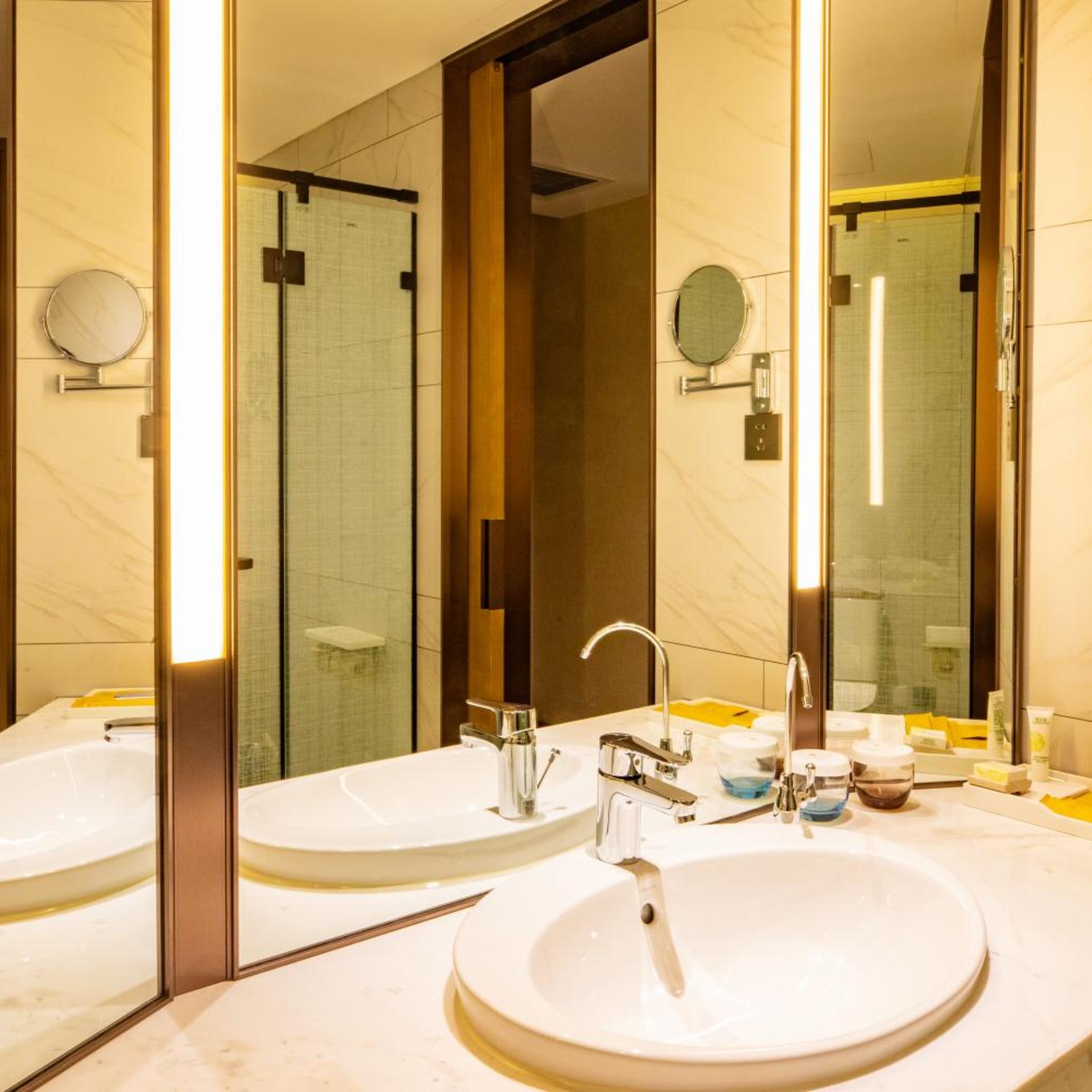 Jinjiang Metropolo Hotel Weihai Railway Station Branch 46/56