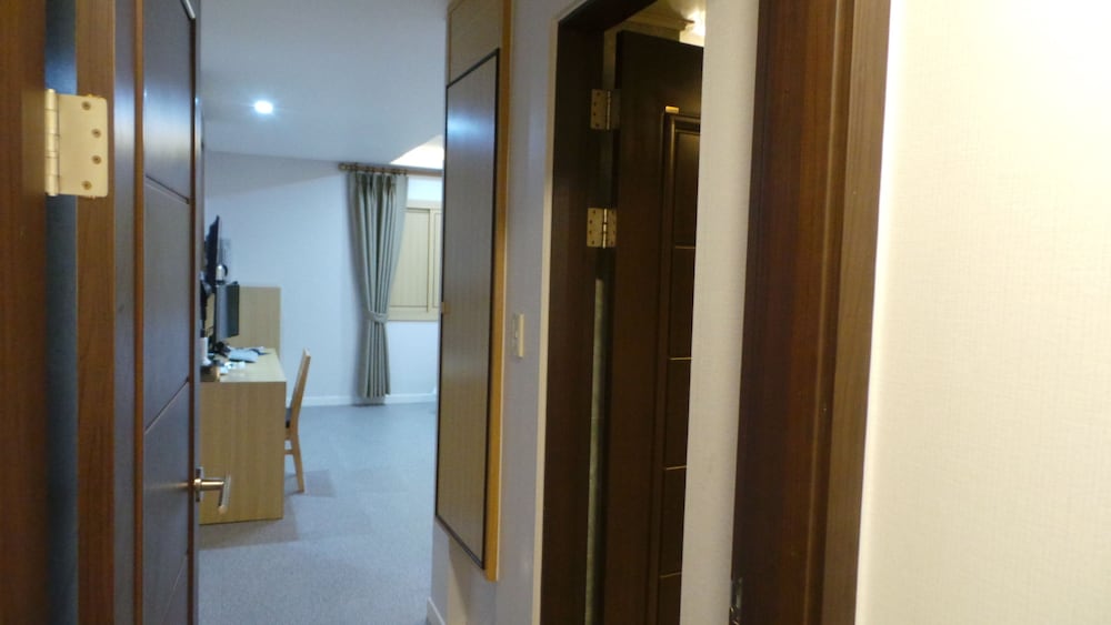 Suwon Symphony Tourist Hotel 37/52