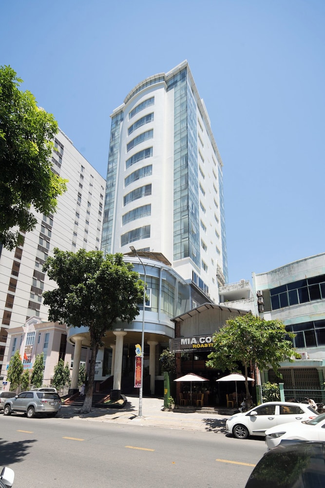 Da Nang Petro Hotel 61/71