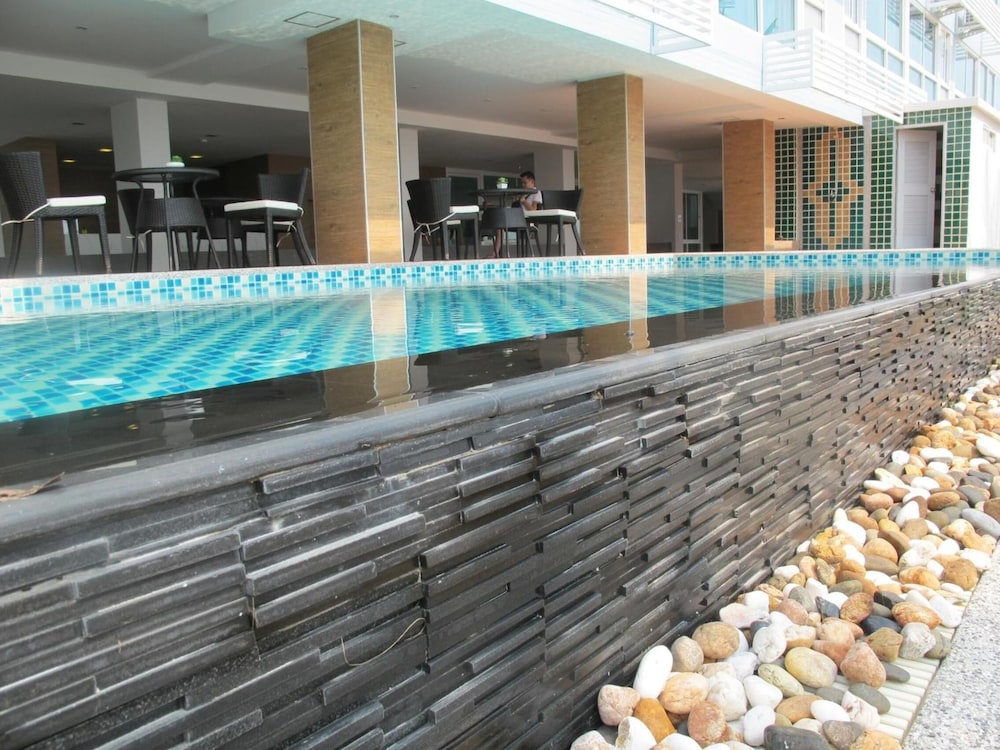 Nantra Pattaya Baan Ampoe Beach 4/40