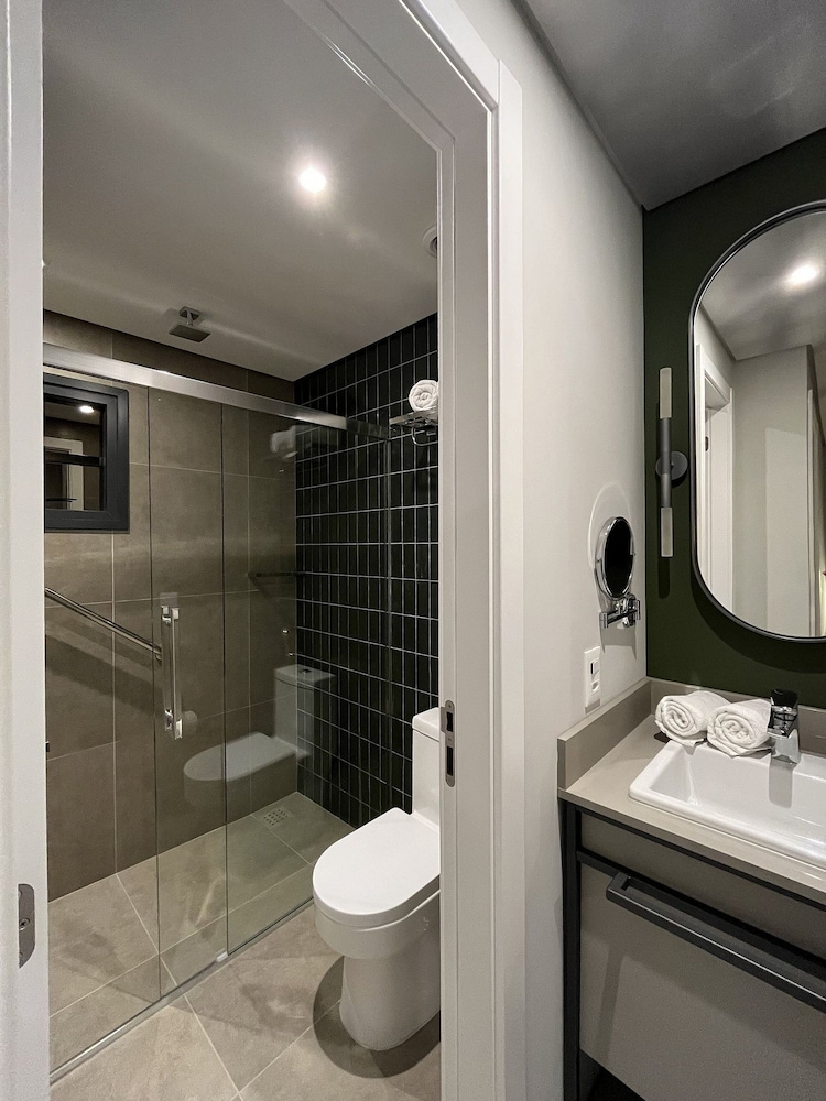 Brava Mundo Boutique Hotel 48/50