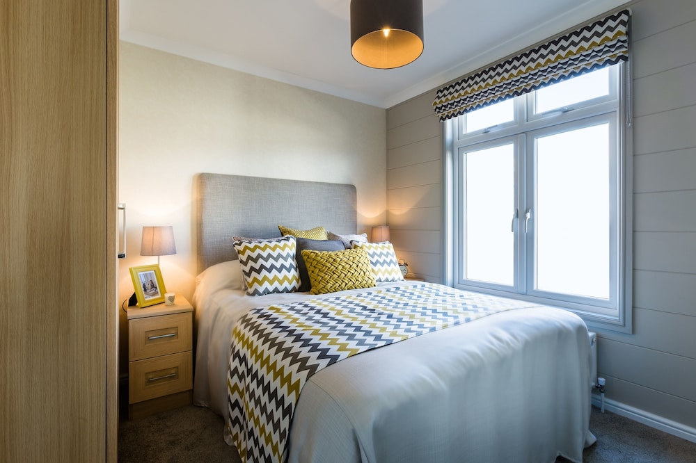 2 Bedrooms, Chalet, Twin Beds, 2 Bathrooms, Sofa
