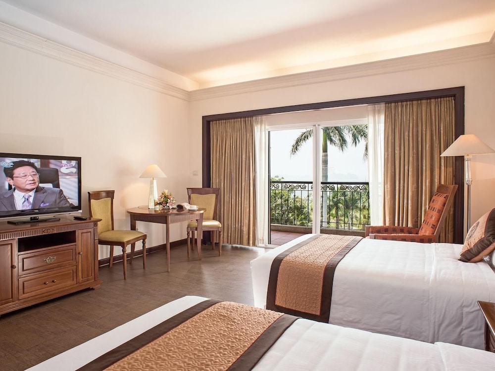 Royal Halong Hotel 23/70