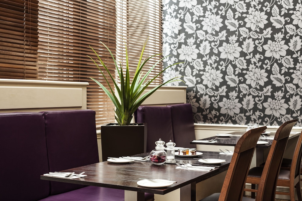 Mercure Dartford Brands Hatch Hotel & Spa 38/50