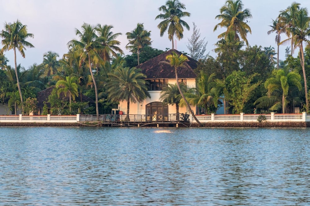 Club Mahindra Cherai 28/50