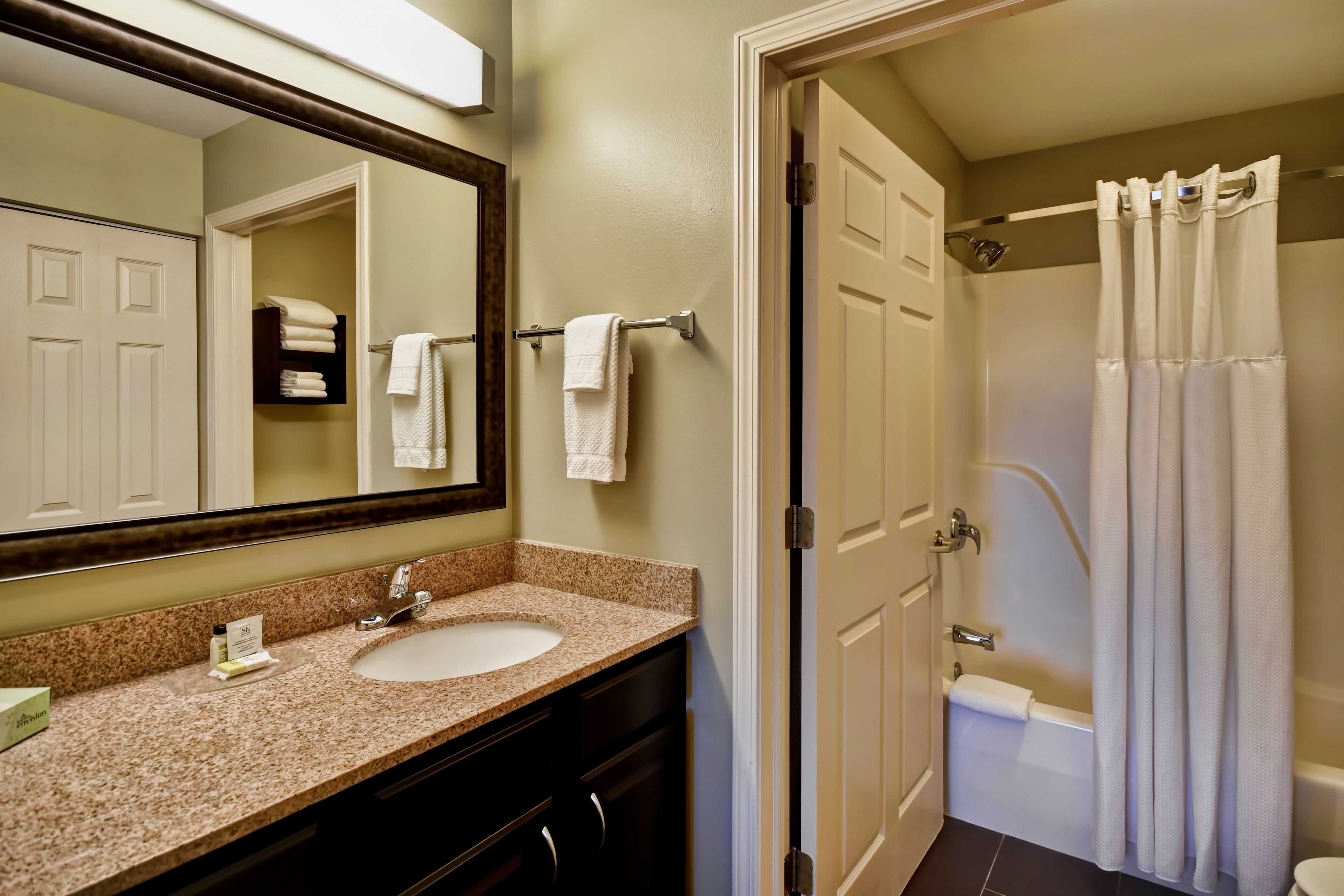 Staybridge Suites Madison-East 52/52