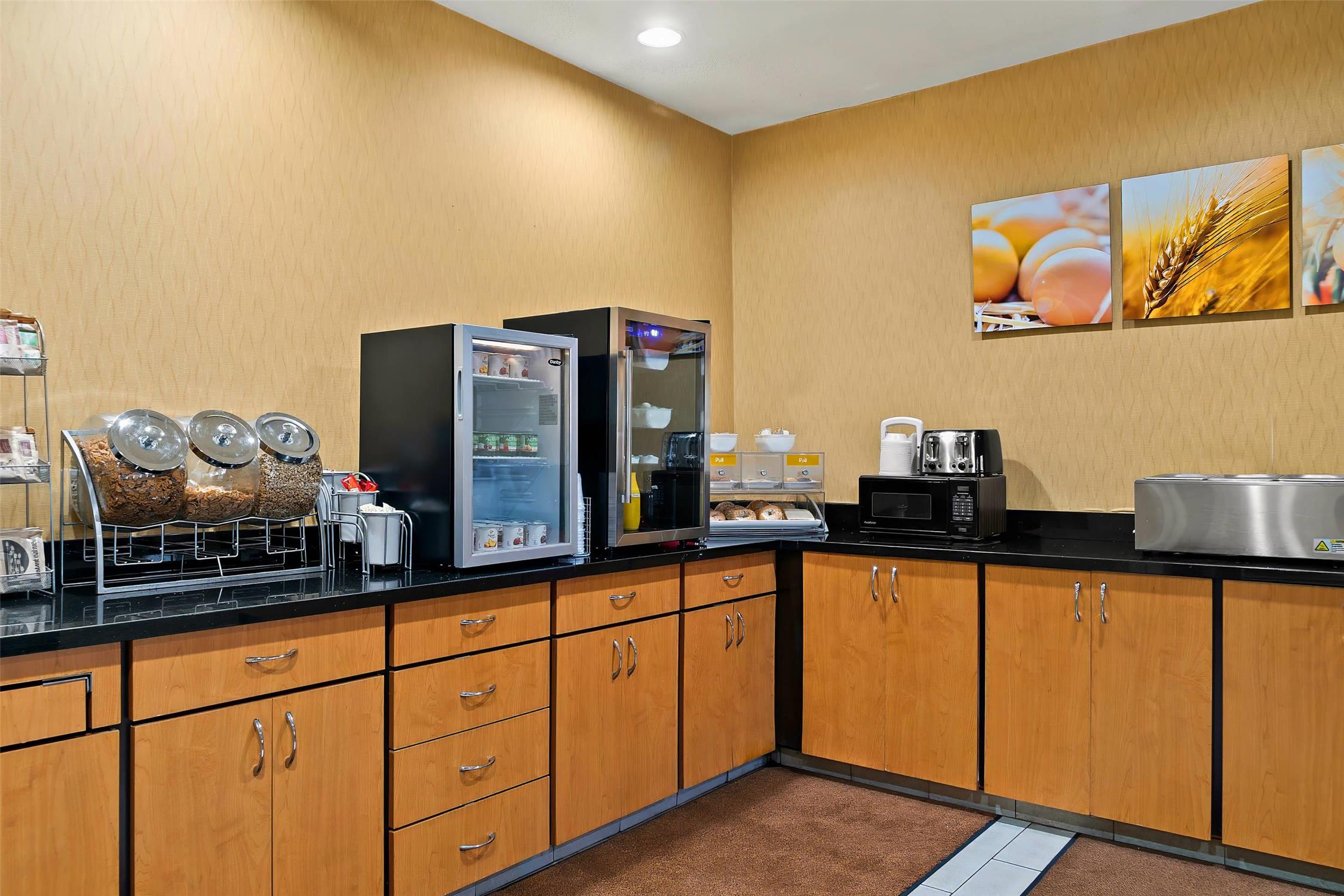 Comfort Suites Saginaw North 9/40