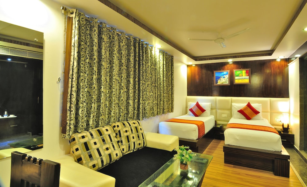 Hotel Elegance New Delhi Railway 16/21