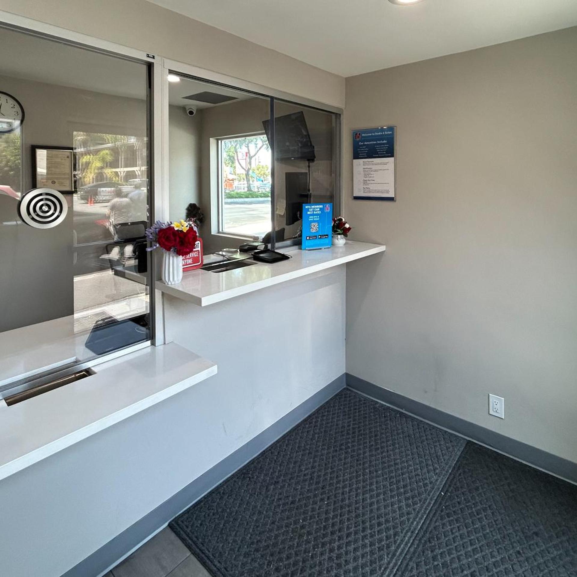 Studio6 Suites Santa Ana, CA 16/35