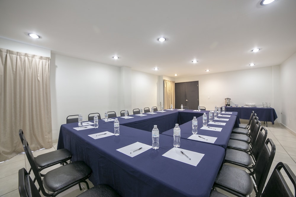 RS Suites Hotel 38/47