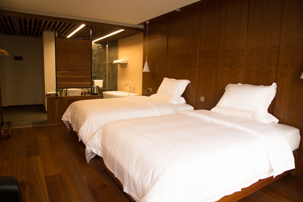 Fishman Homestay 12/56