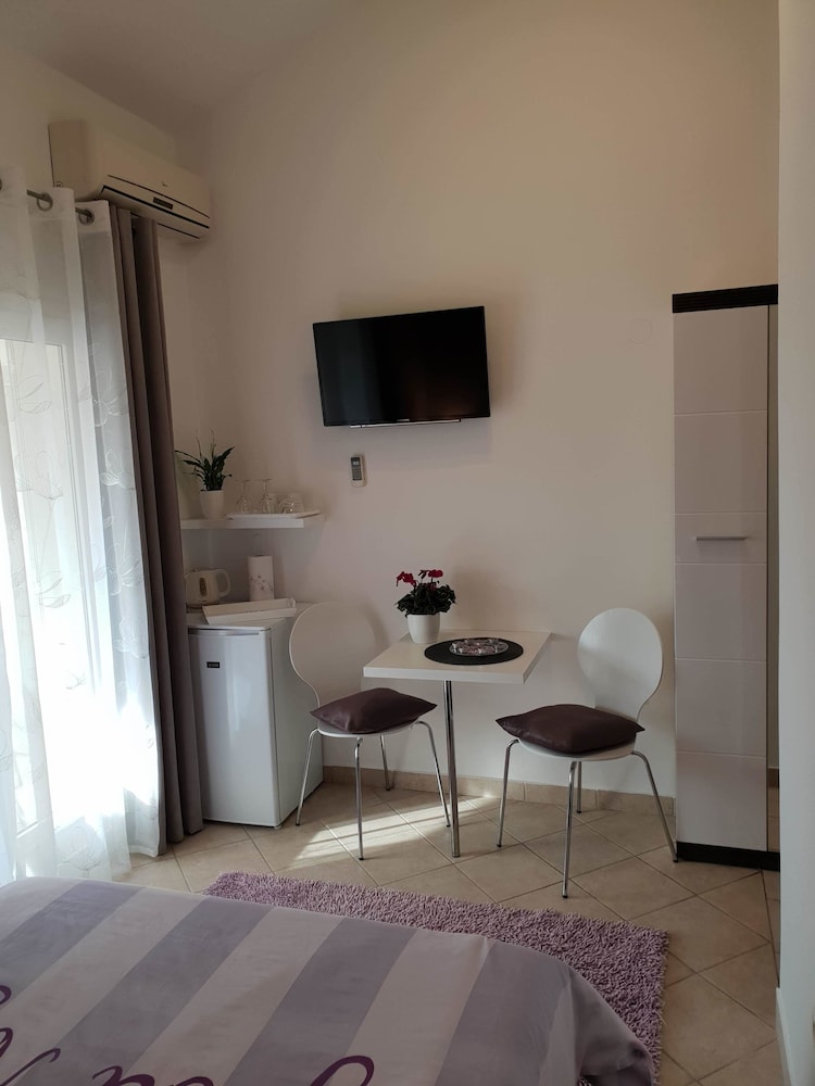 PETRA APARTMENTS 29/40
