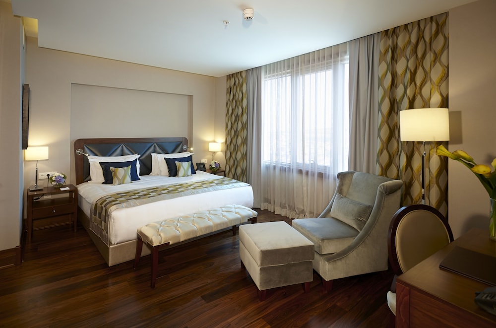 Crowne Plaza Istanbul Oryapark 22/76