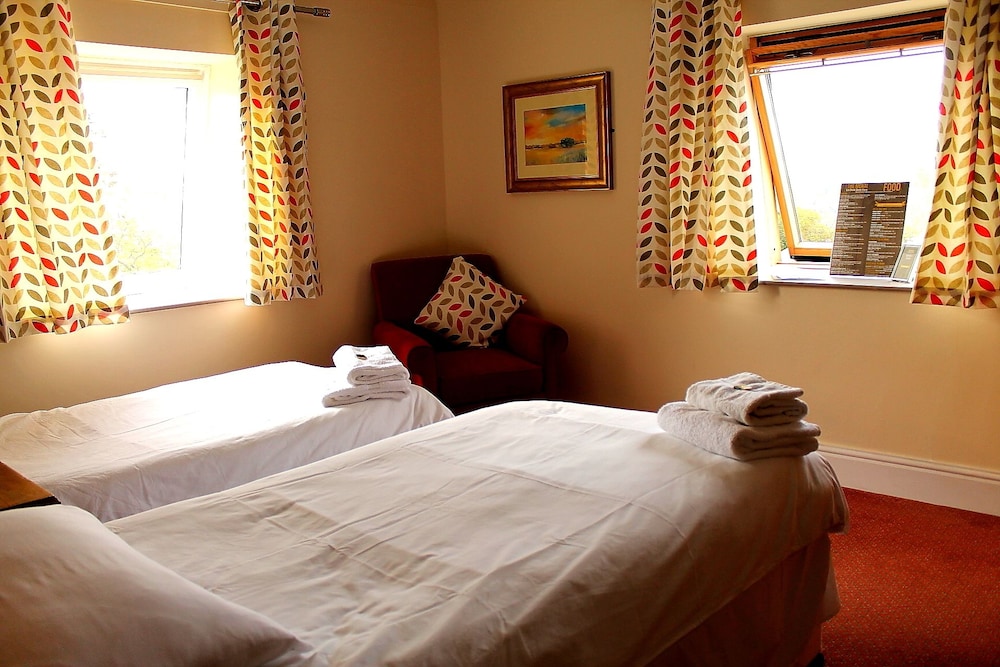 The Menai Hotel 12/46