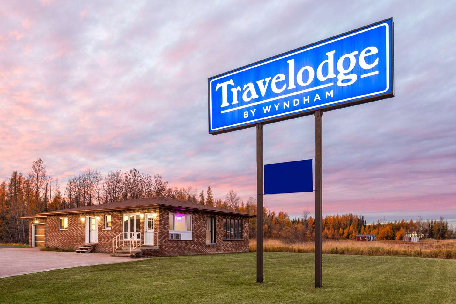 Travelodge By Wyndham Cochrane 7/32
