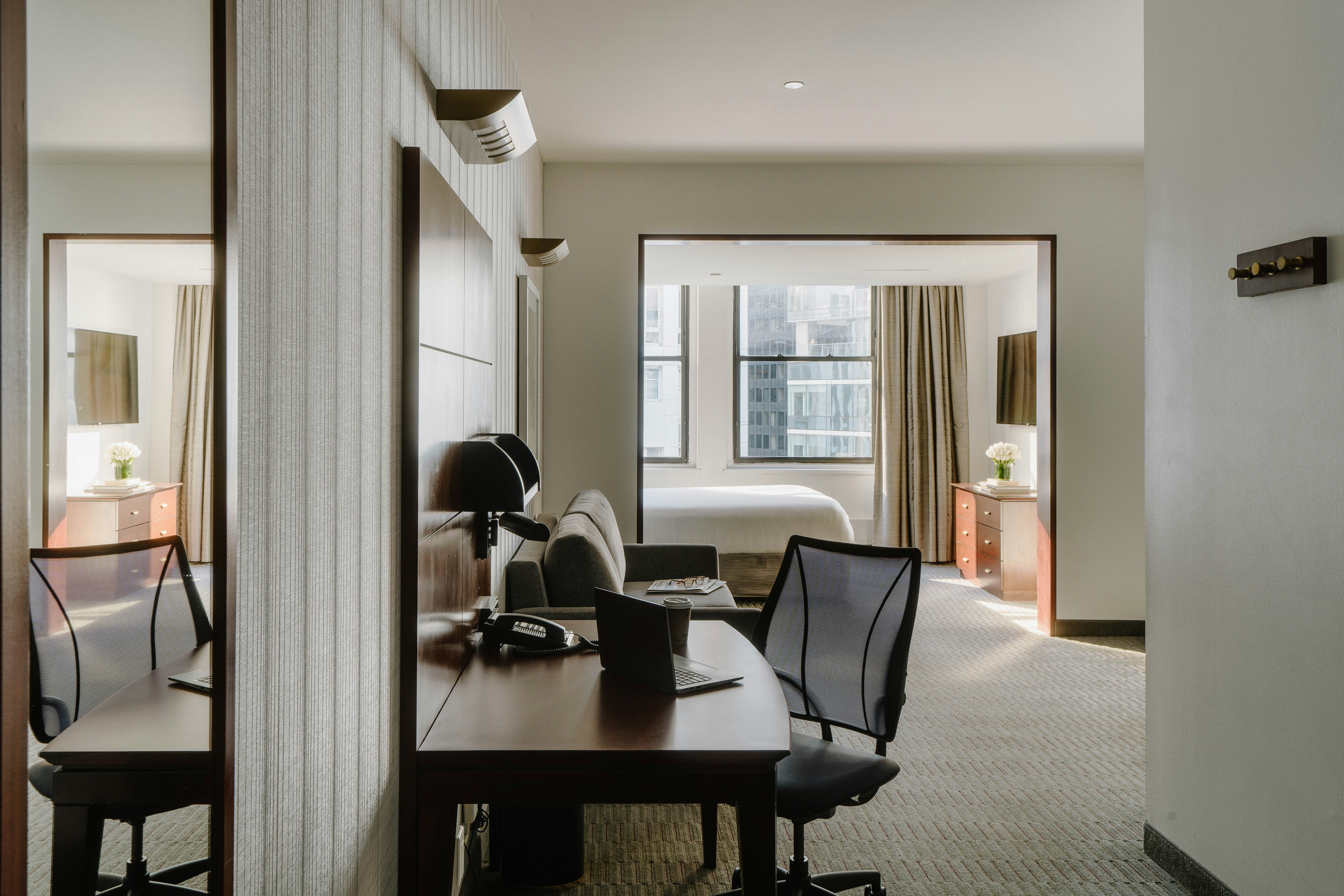 River Hotel 26/43