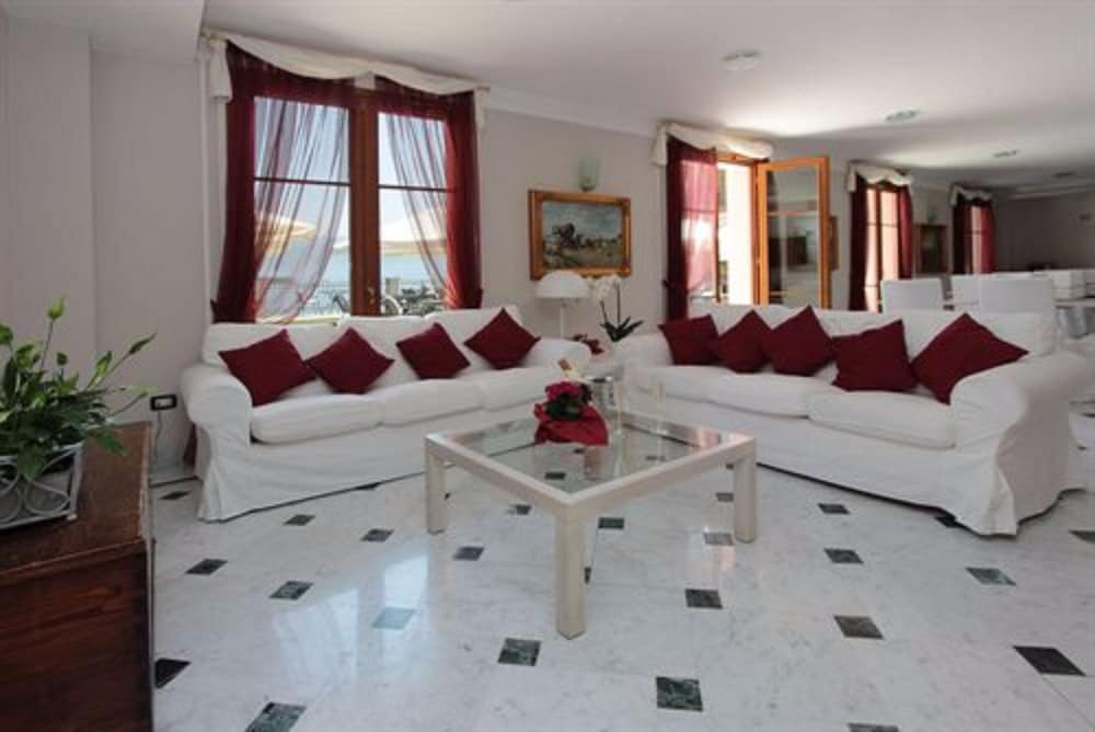 Villa Maria Au Lac 62/72