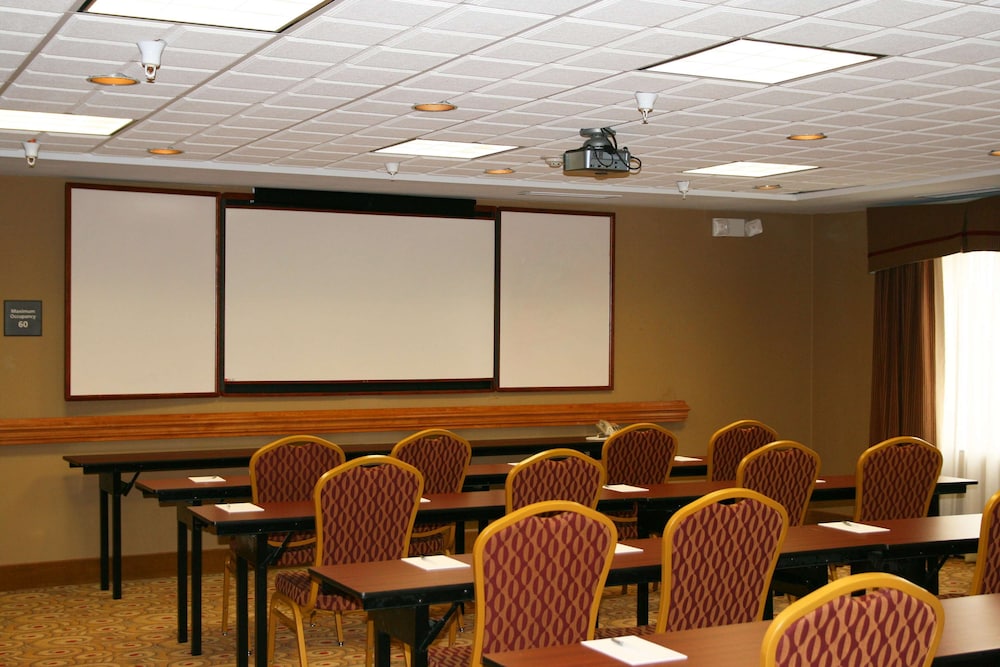 Hampton Inn & Suites Fremont 40/46