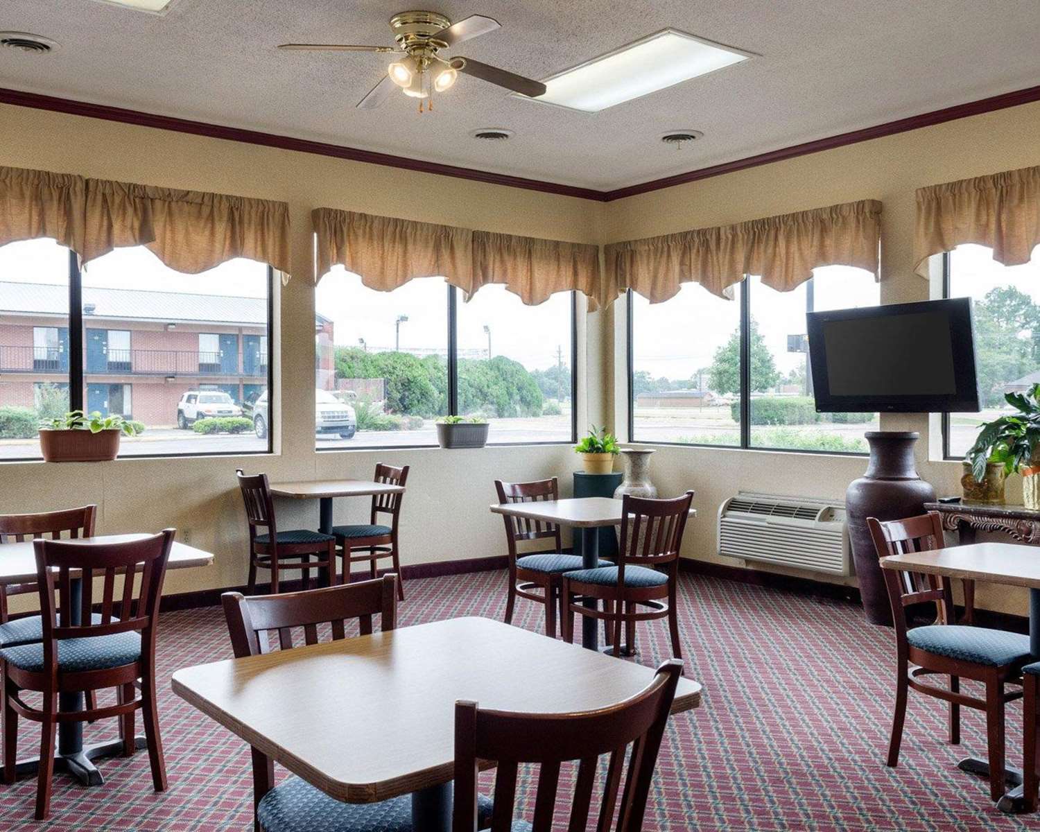 Motel6 Greenwood, MS 21/24