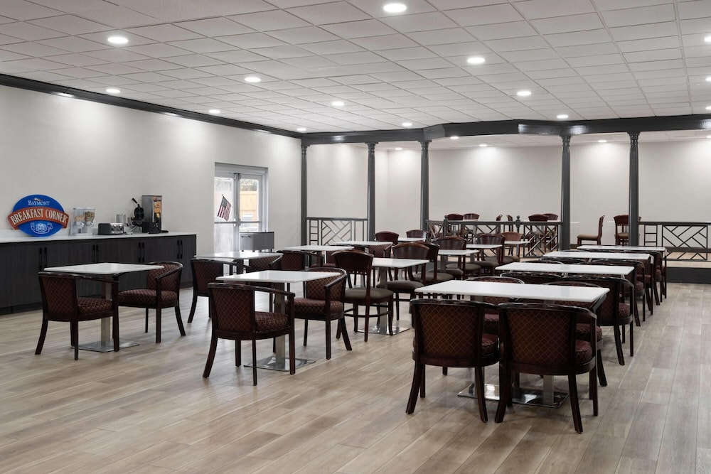 Baymont by Wyndham Williamsburg I-64 33/51