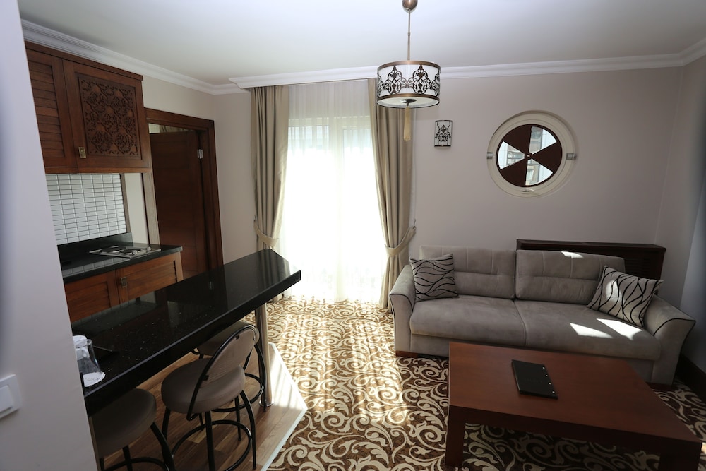 K SUITES HOTEL 29/58