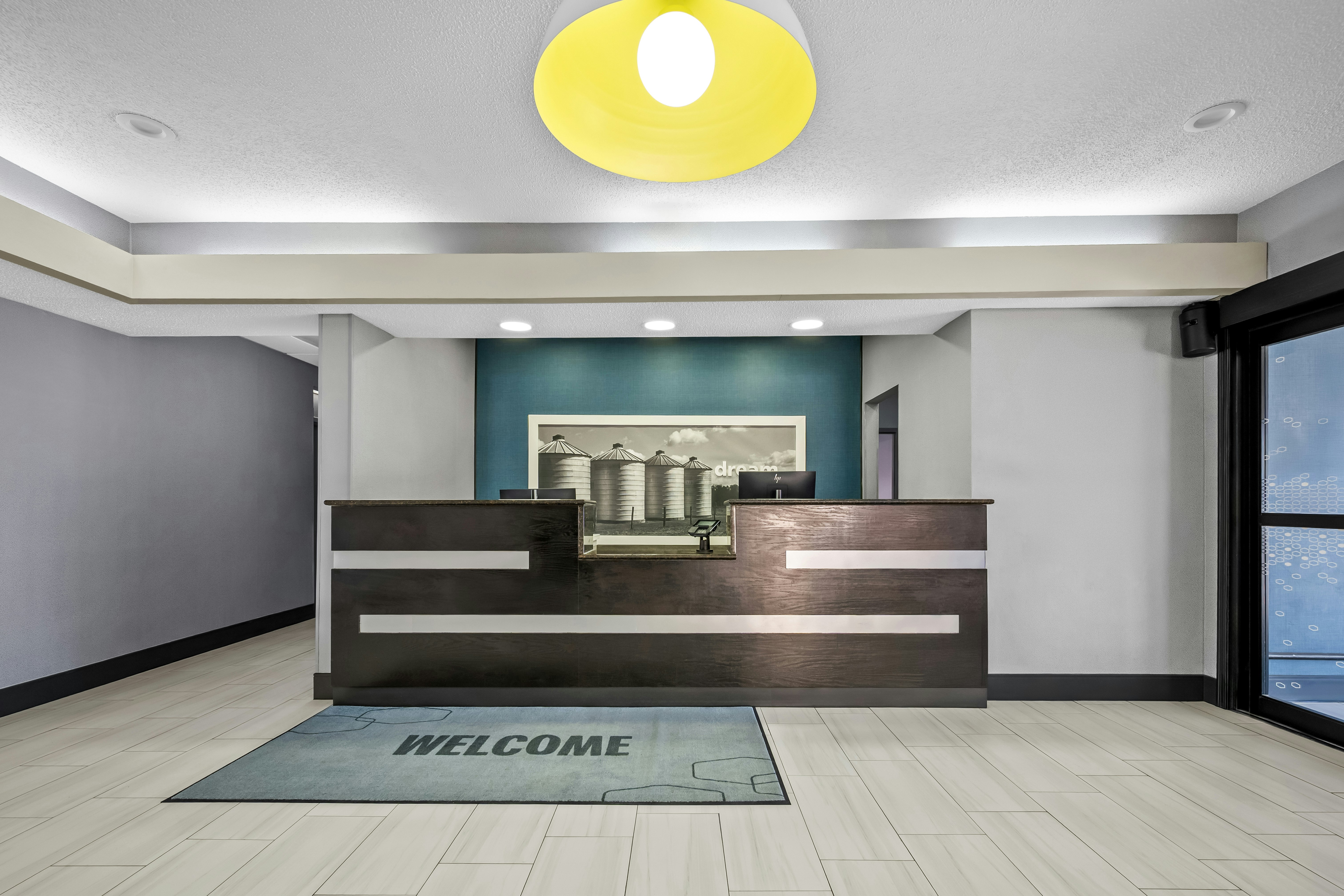 Hampton Inn Bloomington West 8/45
