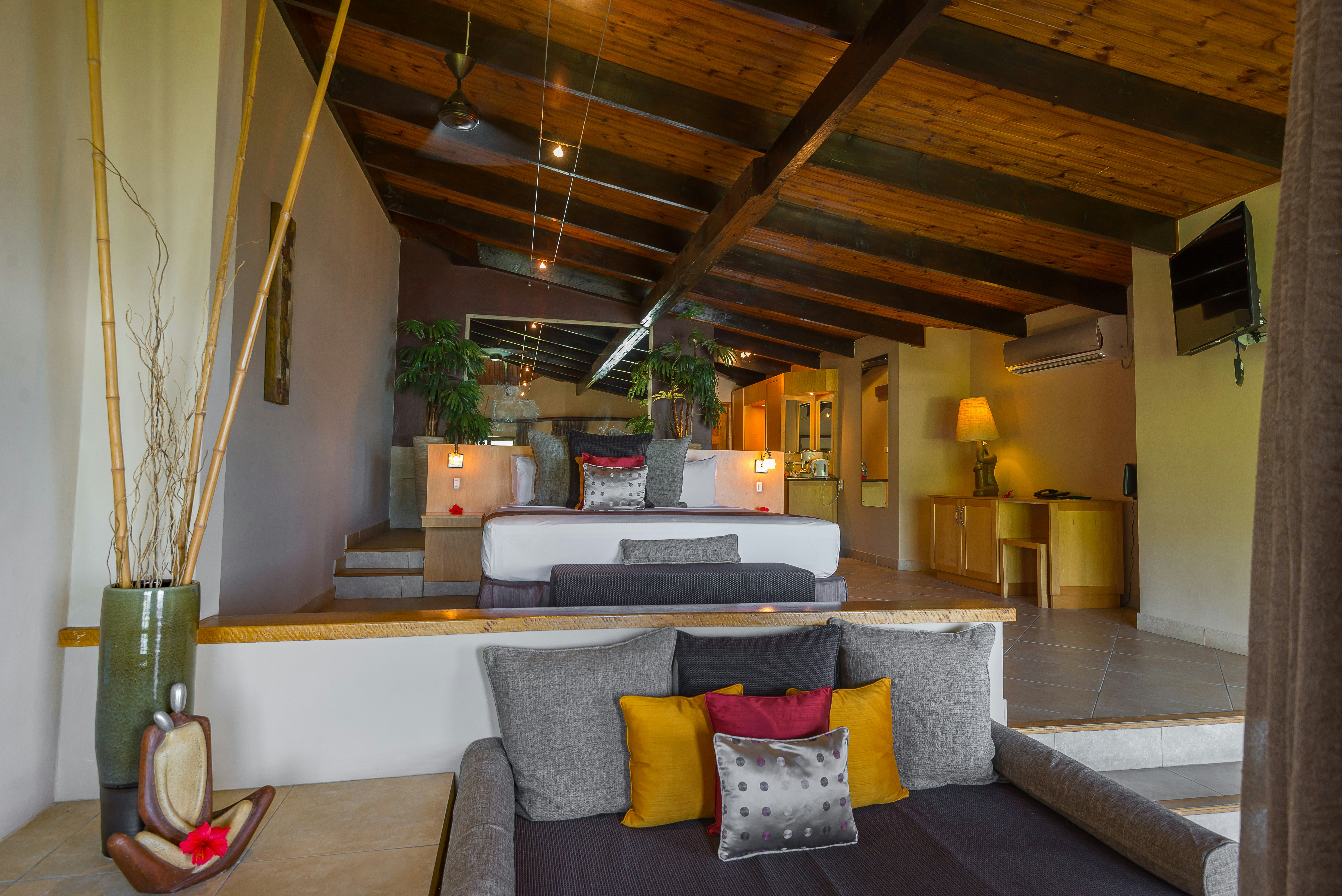 Coco de Mer Hotel and Black Parrot Suites 14/79