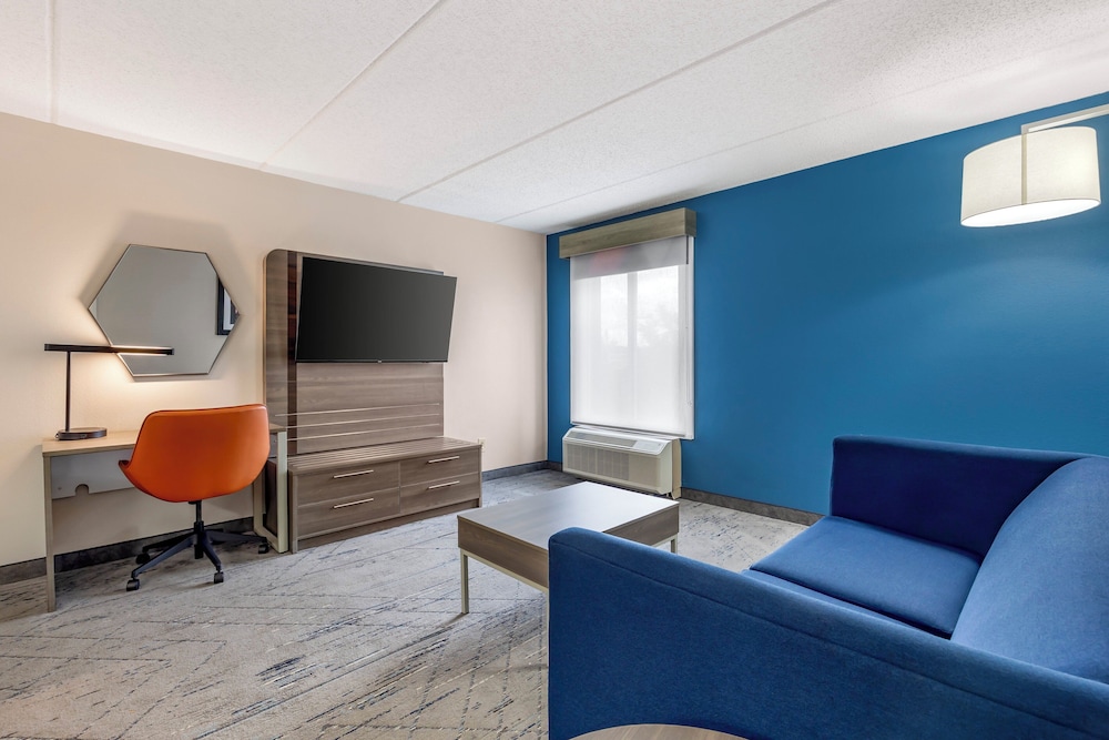 Holiday Inn Express & Suites NASHVILLE SOUTHEAST - ANTIOCH 45/70