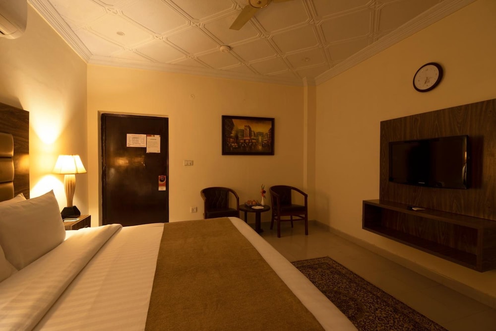 Hotel One Lalazar Multan 13/29