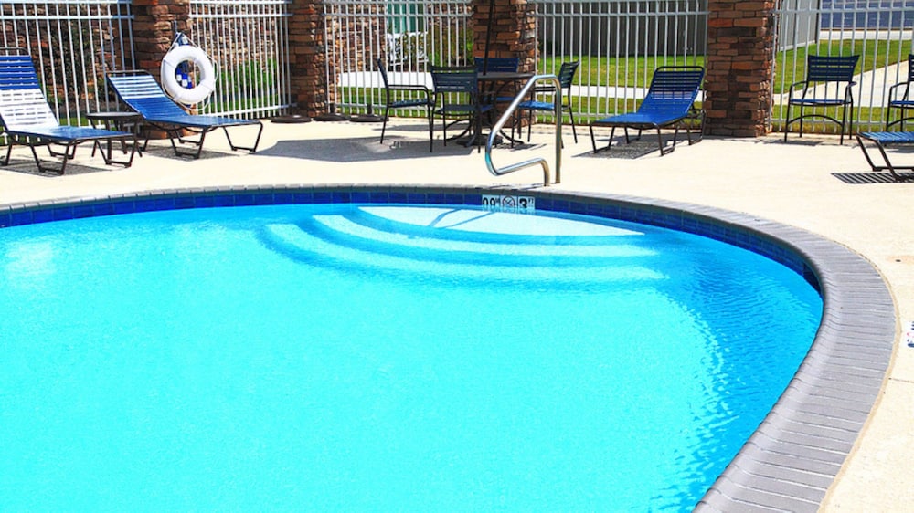 Holiday Inn Express Hotel Suites Bossier City Northeast 23/32
