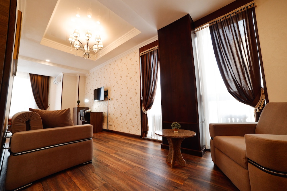 Bishkek Centrum Hotel 8/66