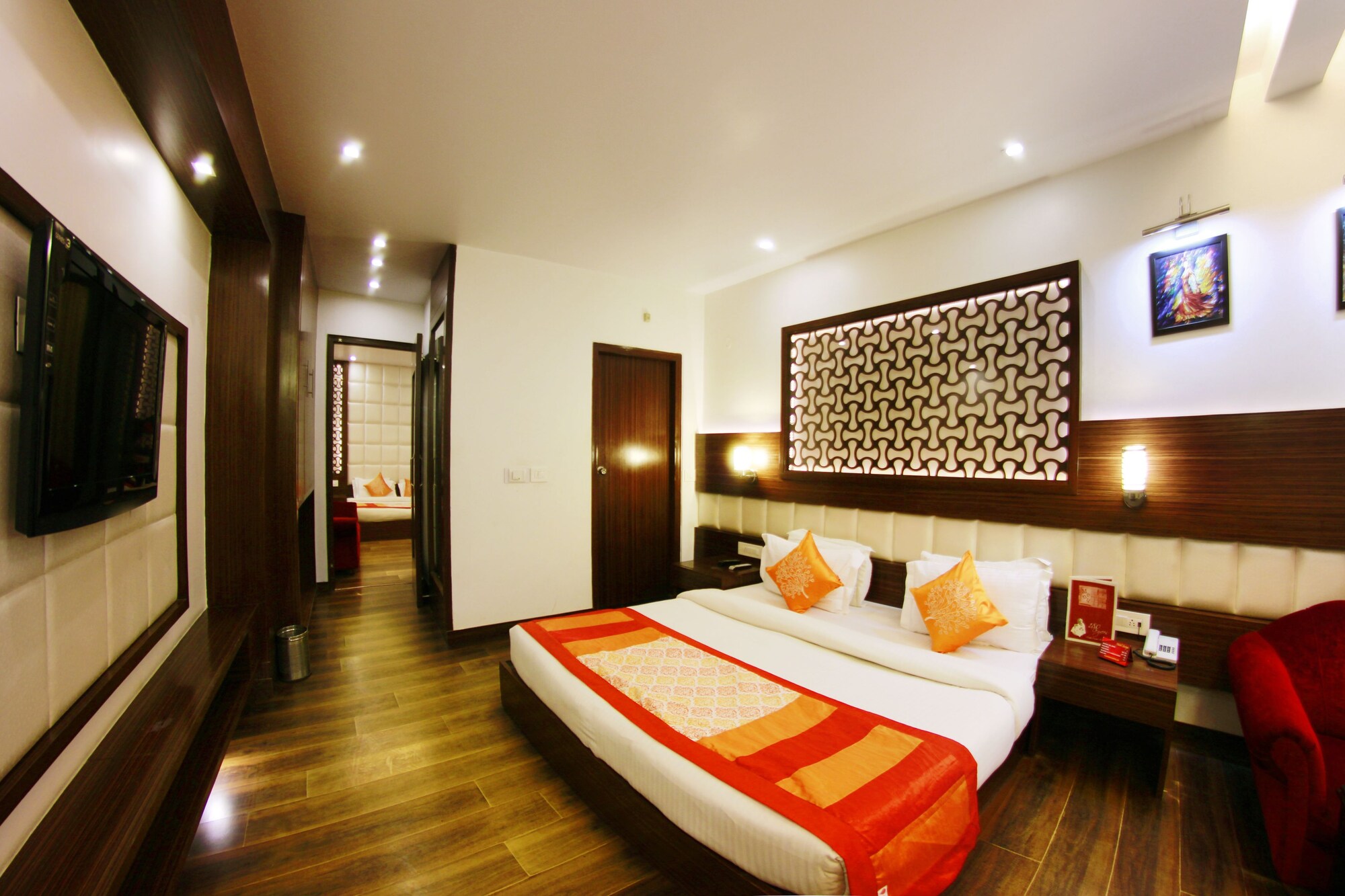 Super, Family Suite, Deluxe, 2 King Beds