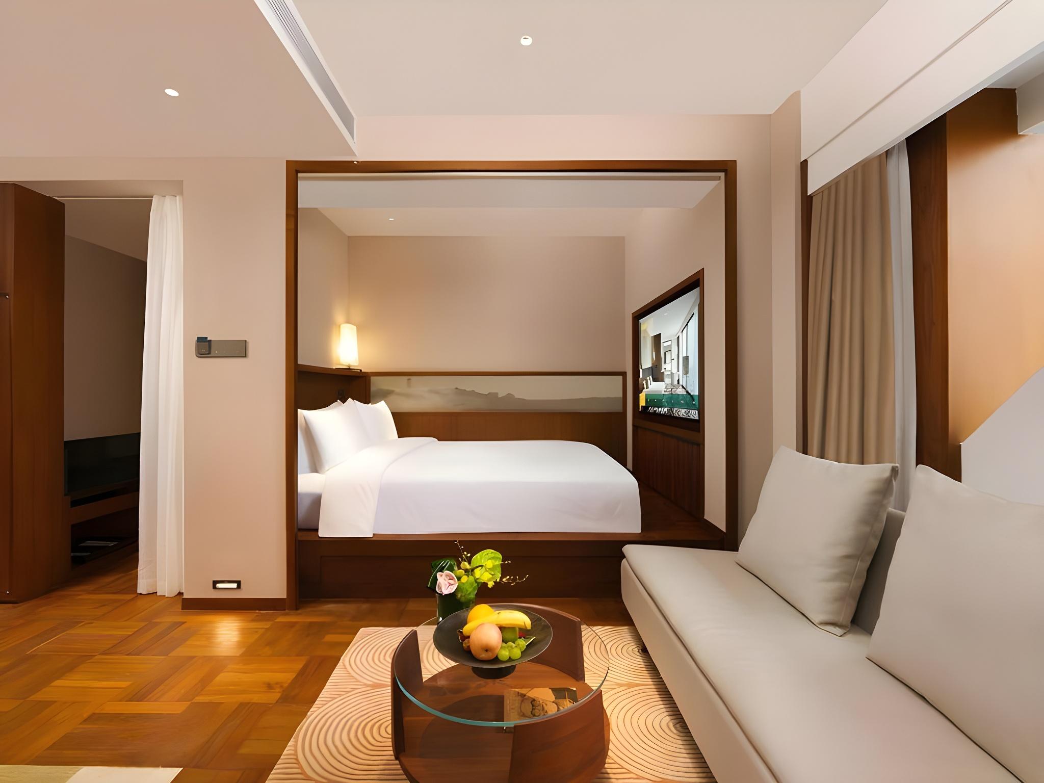 Special, Queen Bed