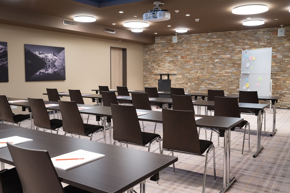 Peaks Place Apartment Hotel And Spa 56/68
