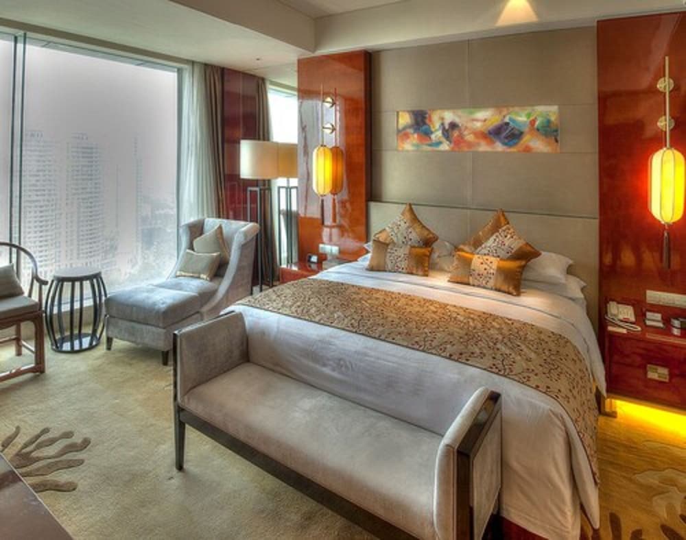 EXECUTIVE, TWIN BEDS