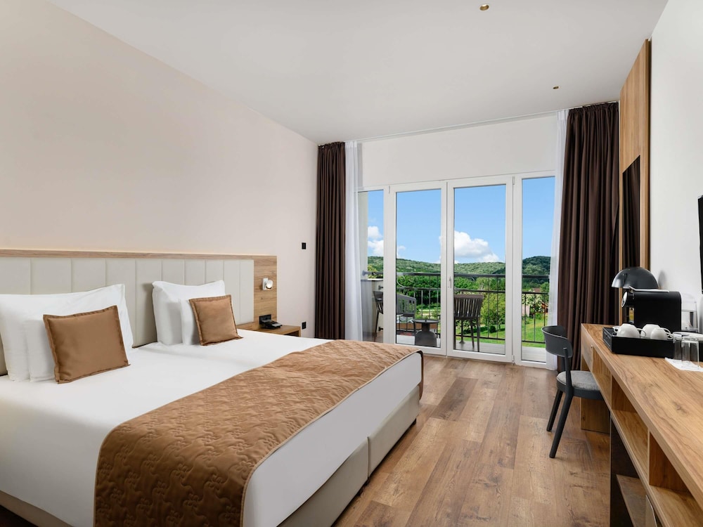 Standard, Twin Beds, Pool View, Balcony