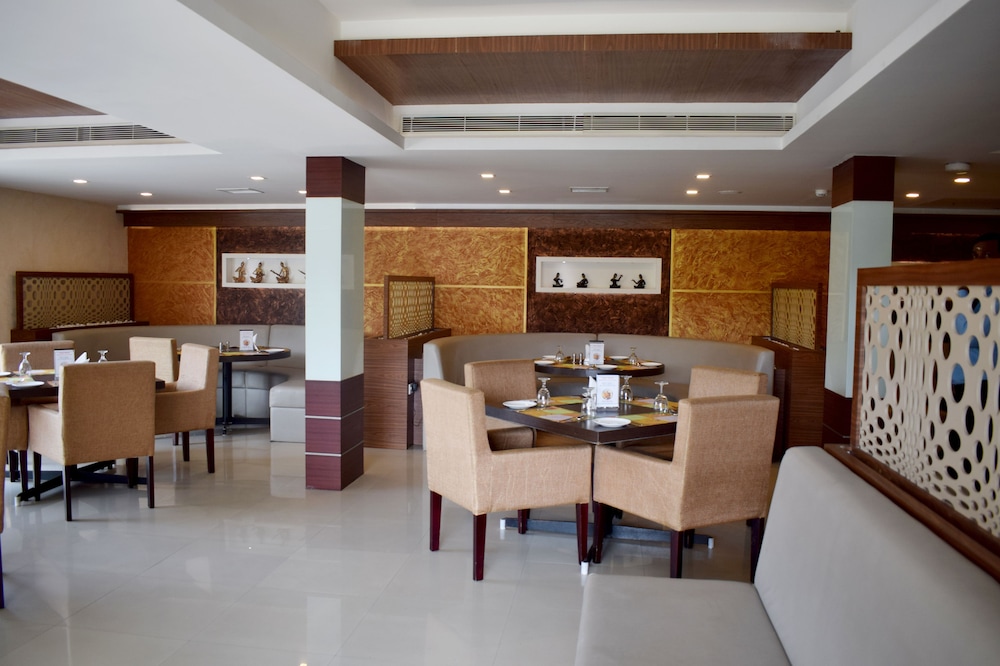 NAKSHATRA EMERALD INN GURUVAYUR 31/41