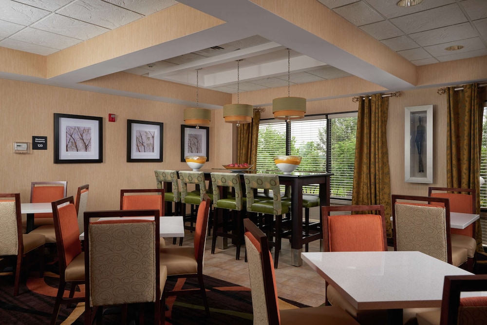 Hampton Inn Shrewsbury 32/41