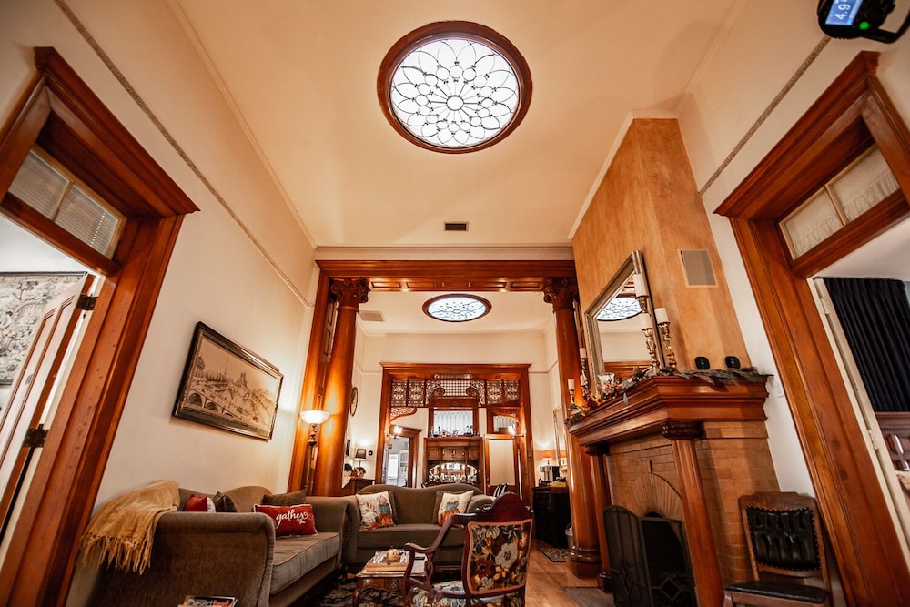 The Blenman House Inn 63/72